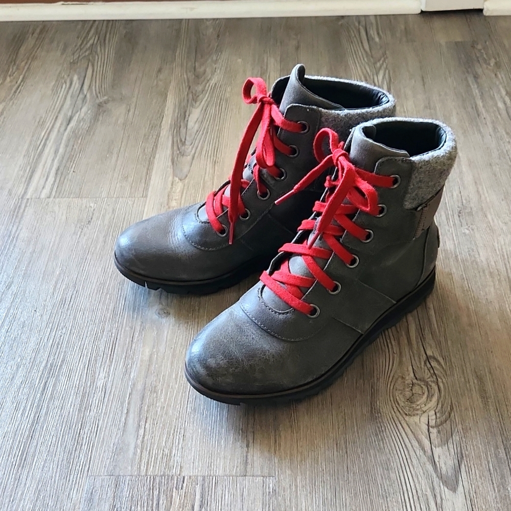 Awesome Stylish Sorel Ladies Gray Boots, Size 8, Warm